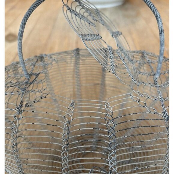 White Wire Chicken Egg Gathering Basket Vintage Antique Rustic Farmhouse 1920s - Picture 4 of 5
